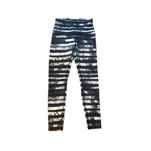 Women 8 Lululemon High Times Shady Palms 7/8 Leggings Black White Stripe Pants
